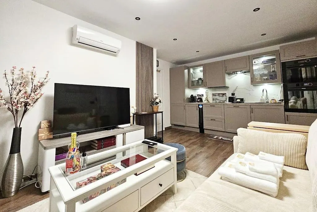 Your Cozy Cove By Paris Apartment